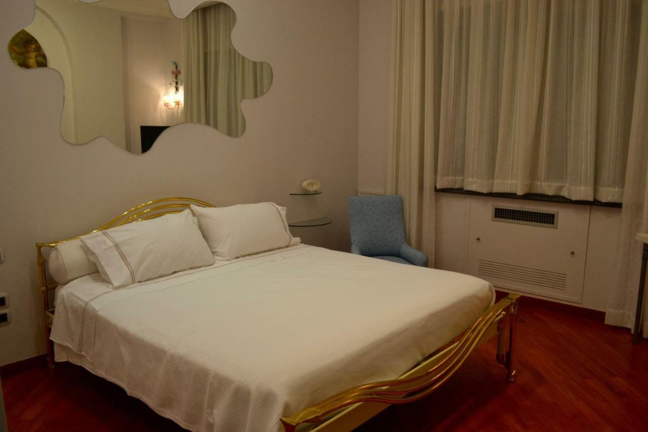 Bed and Breakfast Dimora Tafuri Salerno Exterior foto